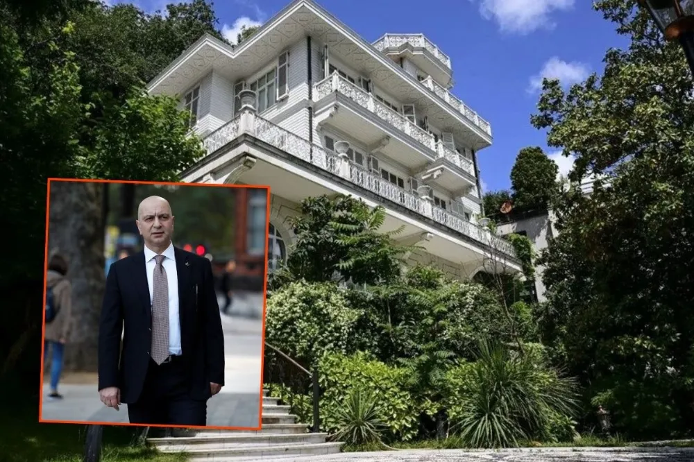 FETÖ firarisi Akın İpek