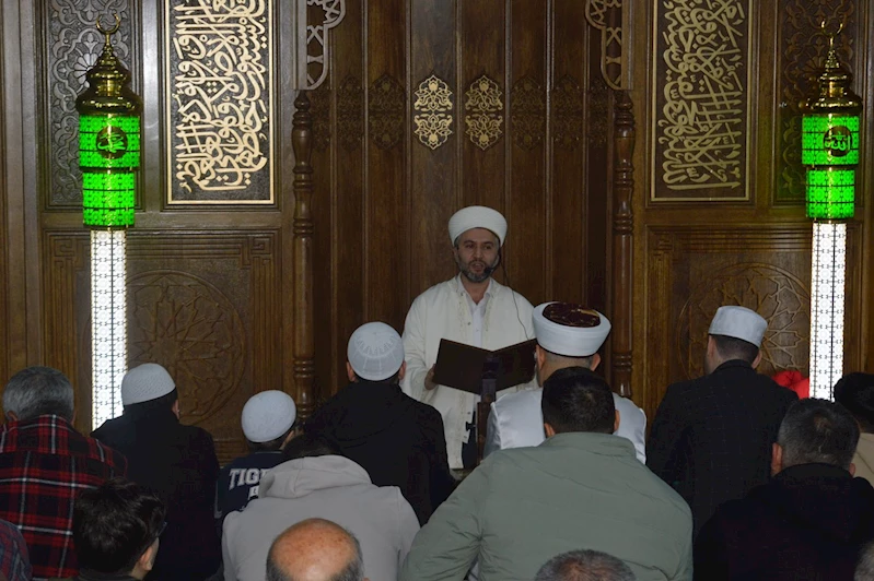 Kadir Gecesi dualarla ihya edildi