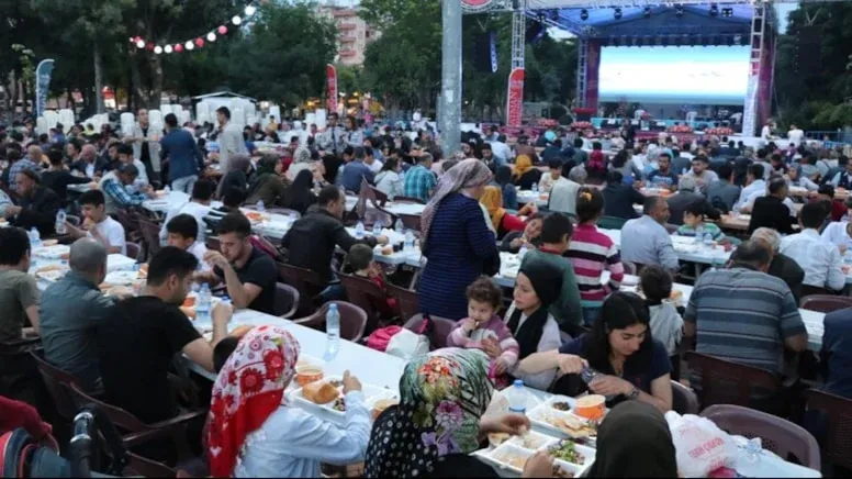 Bunu da gördük: Hayali iftar