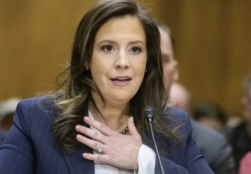 Trump, GOP Temsilciler Meclisi çoğunluğunu korumak için Stefanik