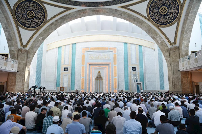 Cuma Hutbesi: Ramazana veda ederken