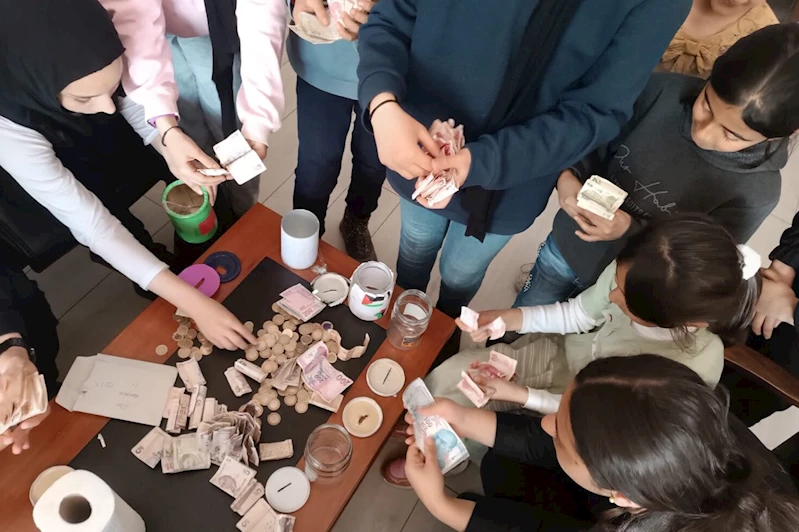 Öğrencilerden Filistinli yaşıtları için anlamlı yardım kampanyası