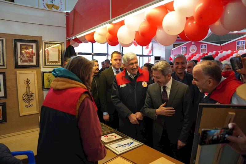 Kahta Belediyesi Ramazan Çarşısı dualarla hizmete açıldı 