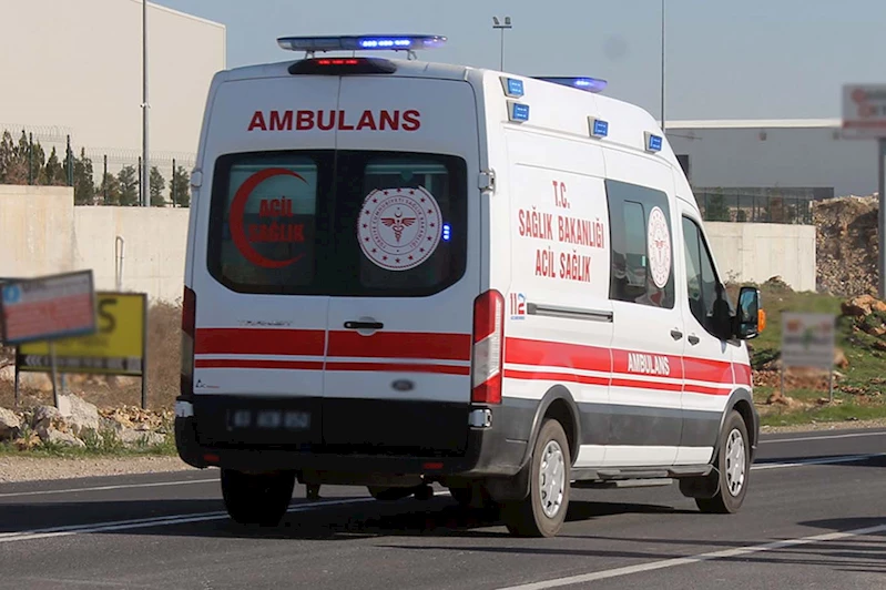 Ahırda ineğin tekme attığı çocuk yaralandı