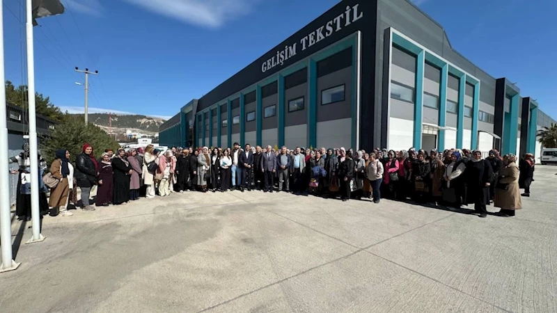 Kadın kursiyerler fabrika gezisiyle iş hayatına hazırlanıyor 