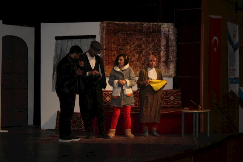 ‘Son Çırpınış’ tiyatro oyunu izleyicilerden tam not aldı 