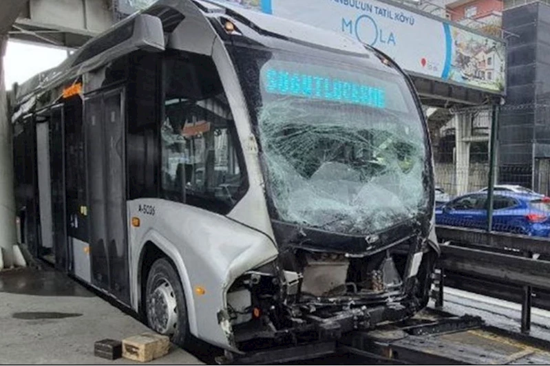 Avcılar’da metrobüs kazası: 2’si çocuk 21 yaralı