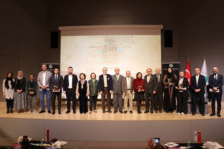 Üsküdar Üniversitesi “10. Yüksek İnsanî Değerler Ödülleri”   sahiplerini buldu!