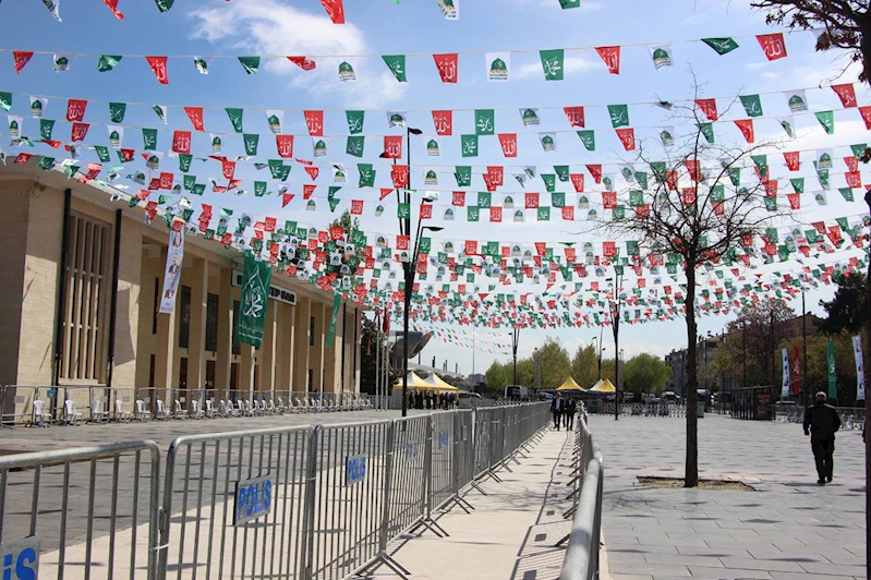 Gaziantep, Mevlid-i Nebi coşkusuna hazır: Alana gelişler başladı