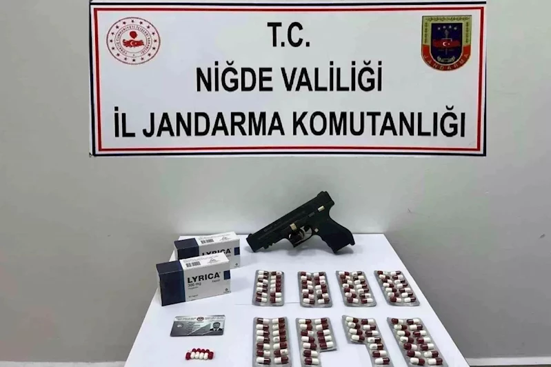 Şüpheli araçta uyuşturucu ele geçirildi