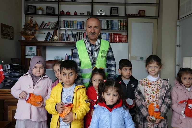 Mardin’de minikler kumbaralarındaki paralarını Gazze’ye bağışladı
