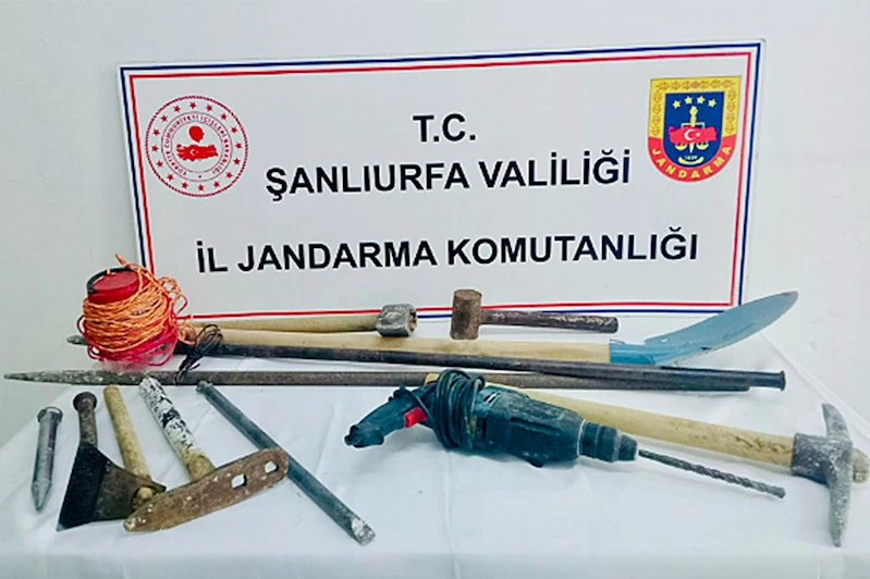 Şanlıurfa’da kaçak kazı yapan 3 kişi suçüstü yakalandı