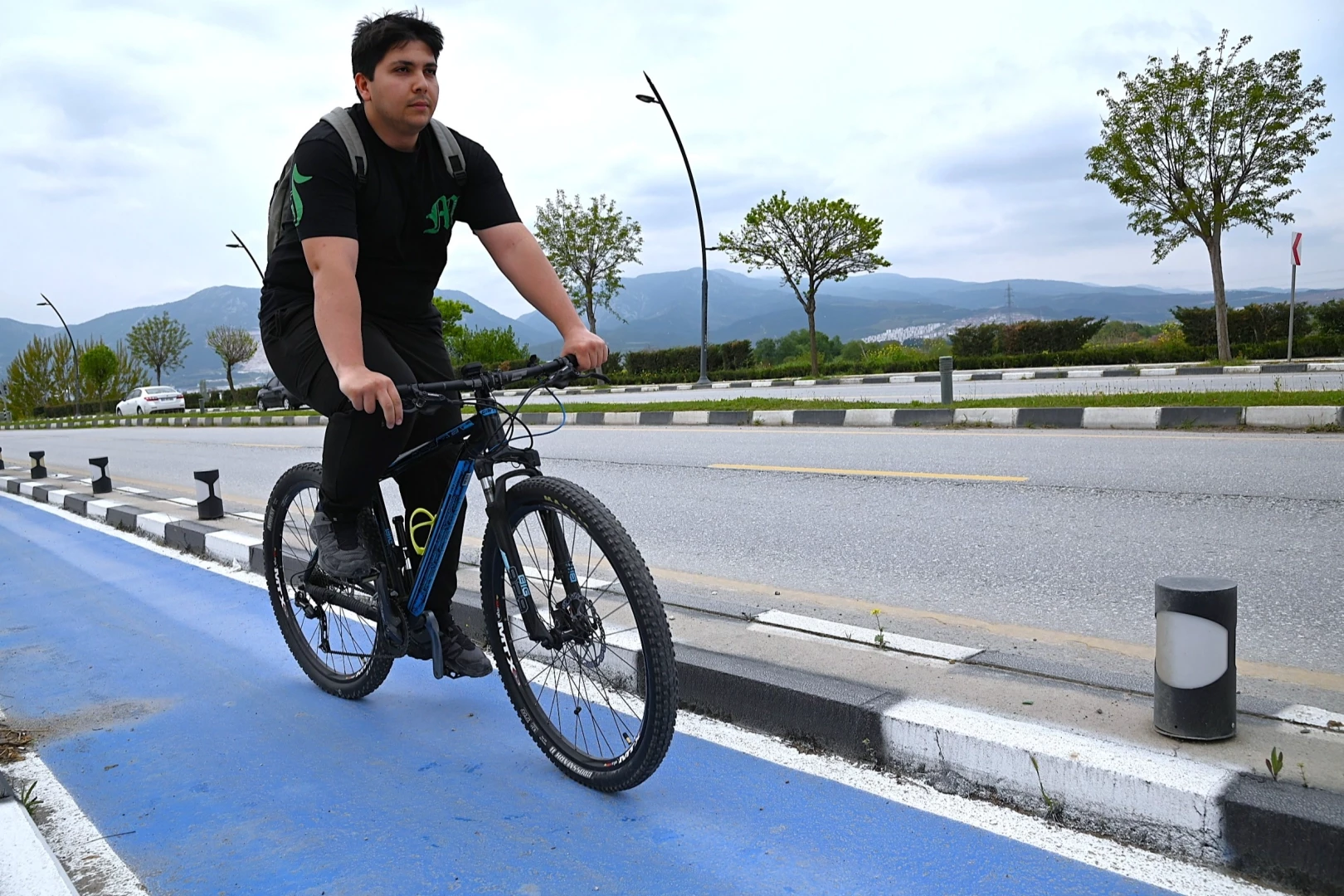 Yenilenen bisiklet yolu öğrencilerden tam not aldı