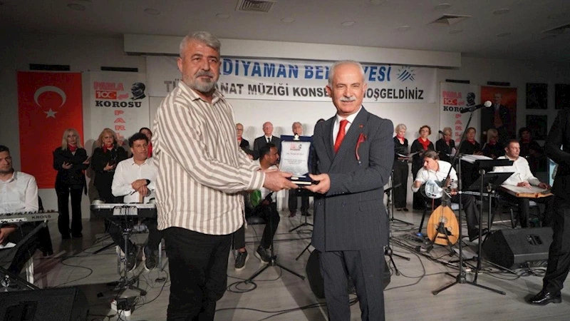 Başkent Gönüllüleri Derneği ve Parla 100. Yıl Korosu, sanatseverlerle buluştu  - Videolu Haber