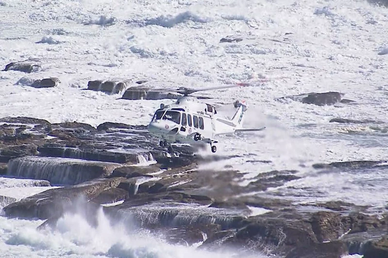 Avustralya kıyılarını dev dalgalar vurdu: 5 ölü, 2 kayıp 
