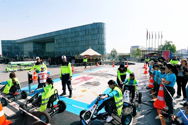 Bursa’da 2 bin kişiye uygulamalı trafik eğitimi verildi