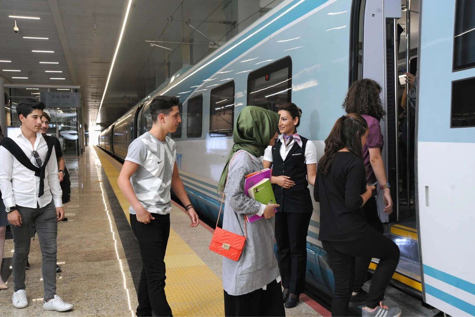 Raylarda bayram trafiği... 2,8 milyon yolcu taşındı