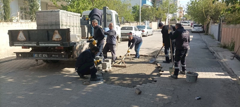 Kahta’da yol bakım ve onarım çalışmaları aralıksız devam ediyor 