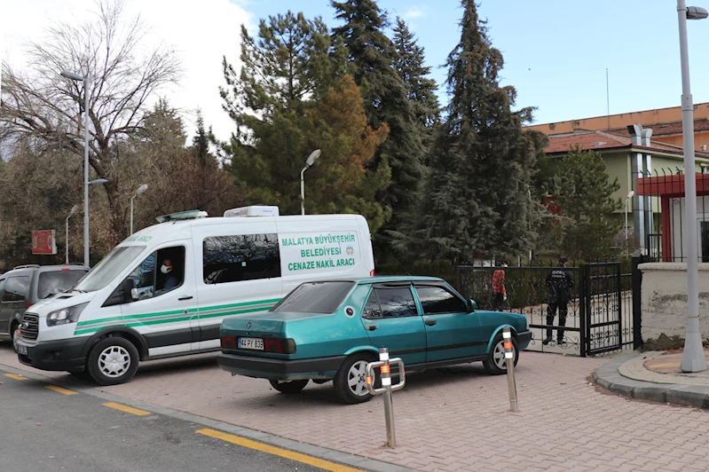 Kamyonetin çarptığı yaşlı kadın hayatını kaybetti