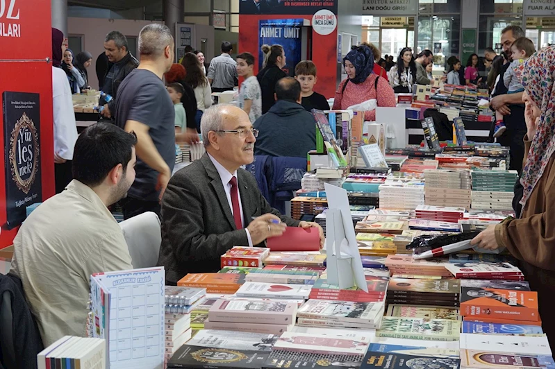 Yazarlar: Kitap sevgisi evde ve okulda başlar