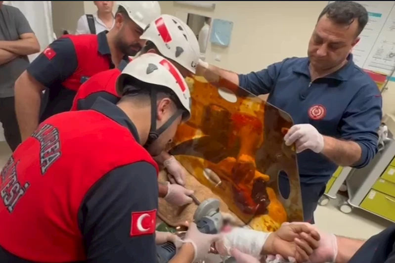 Şanlıurfa’da işçinin koluna demir şiş saplandı