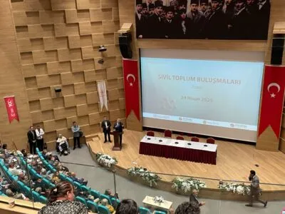 Sivil Toplumun Nabzı İzmir’de Attı:Gönüllülük ve Valilik Desteği Öne Çıktı
