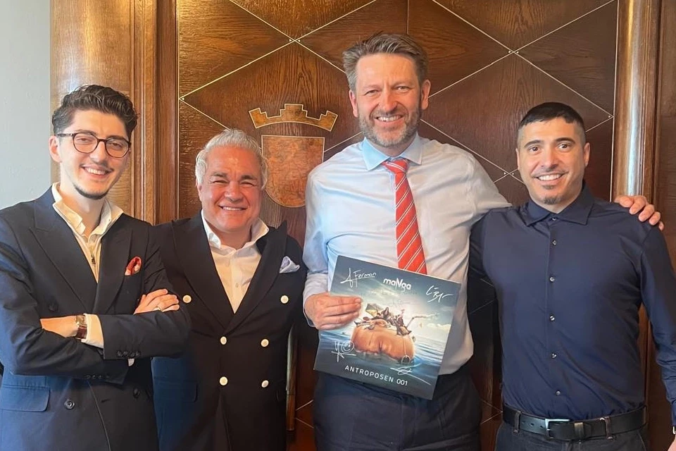 maNga solisti Ferman Akgül Oslo Parlemento