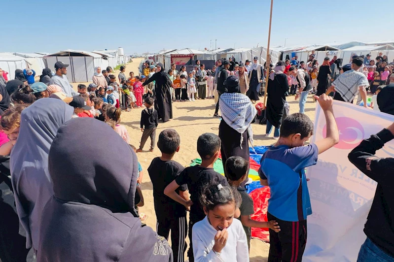 Gazzeli çocuklar bayramda Yetimler Vakfı