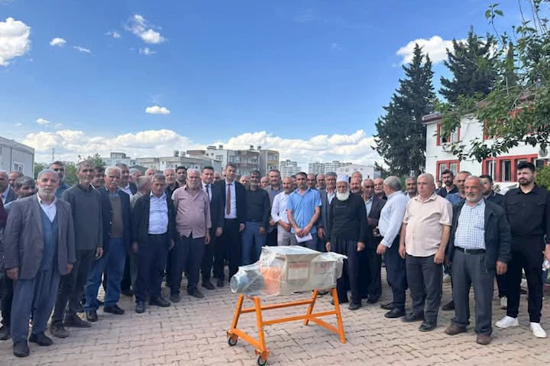 Kahta’da 99 çiftçiye üzüm sıkma makinesi dağıtıldı