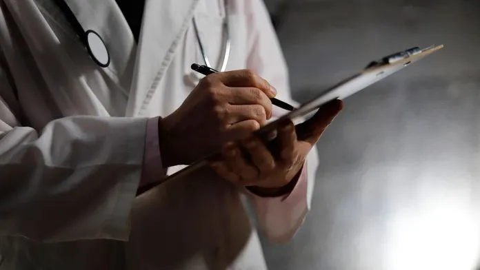 Japonya’da ulusal tıp sınavını başarıyla geçen yapay zeka geliştirildi