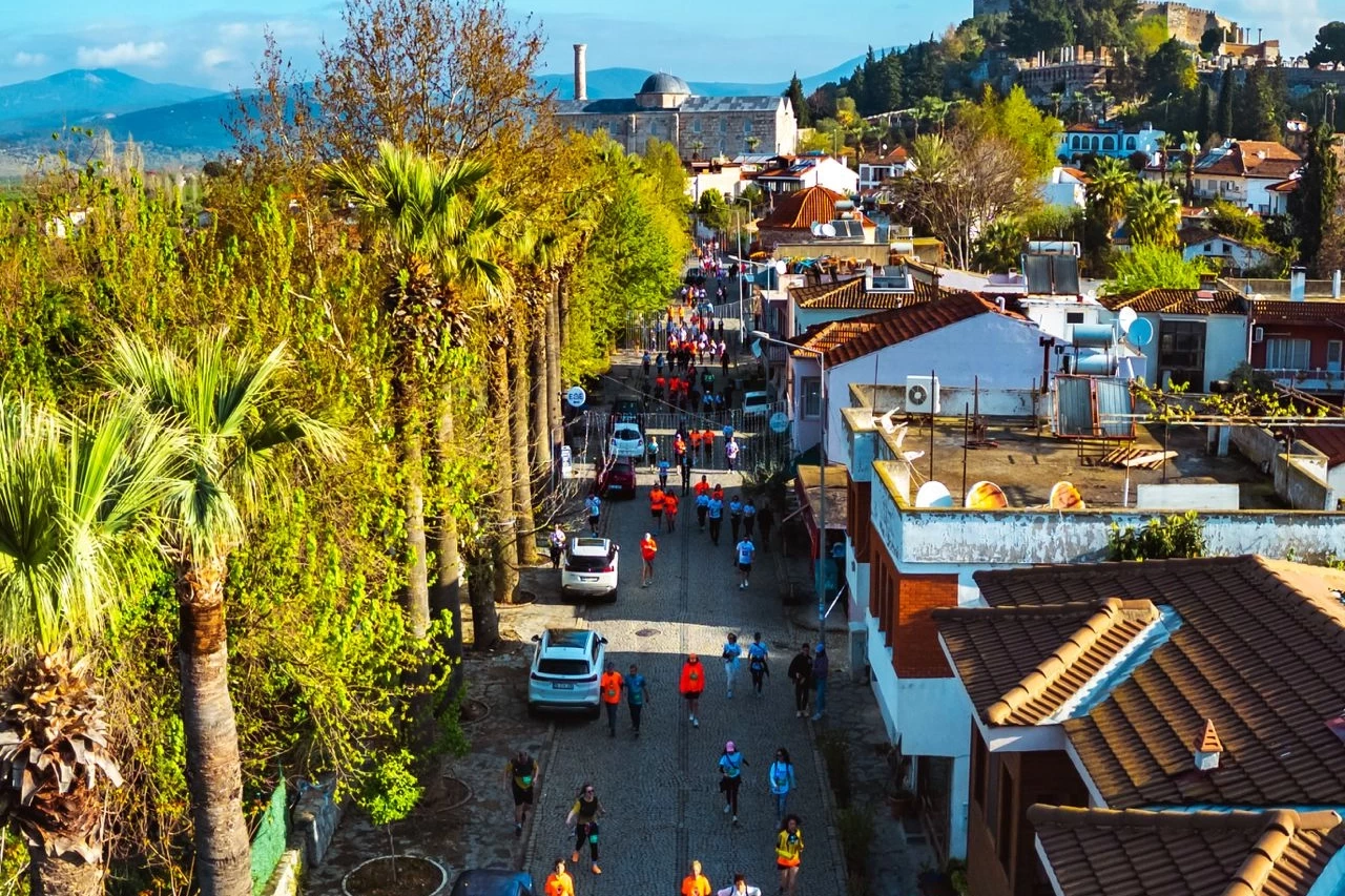 Yüzlerce sporcu İzmir Efes