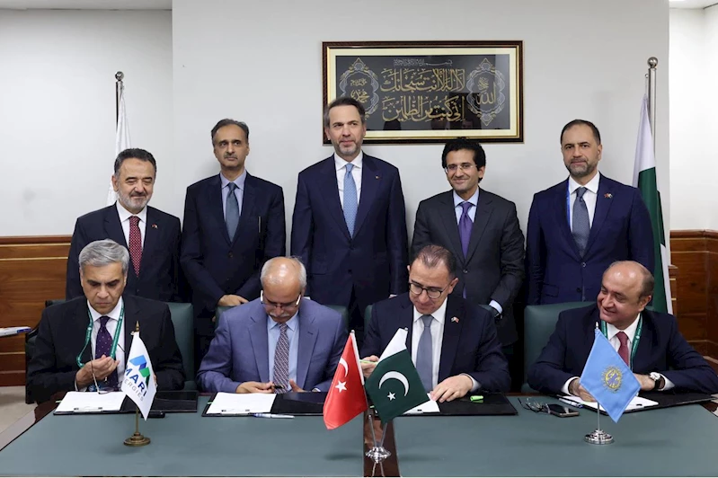 Bakan Bayraktar, Pakistan Petrol Bakanıyla görüştü