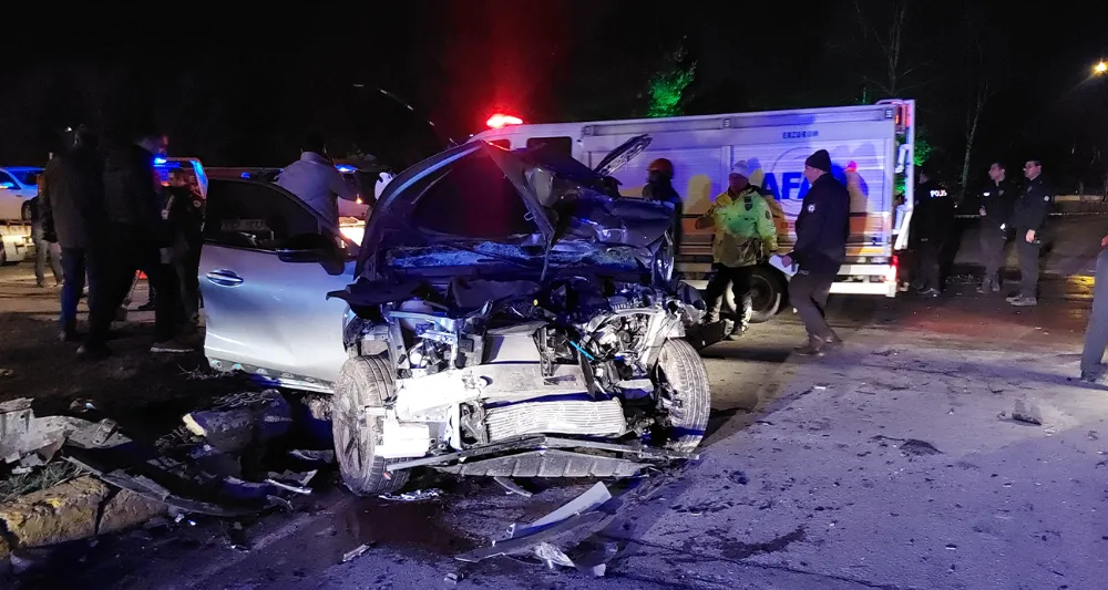 Erzurum’da freni tutmayan kamyonet 6 aracı biçti: 7 yaralı
