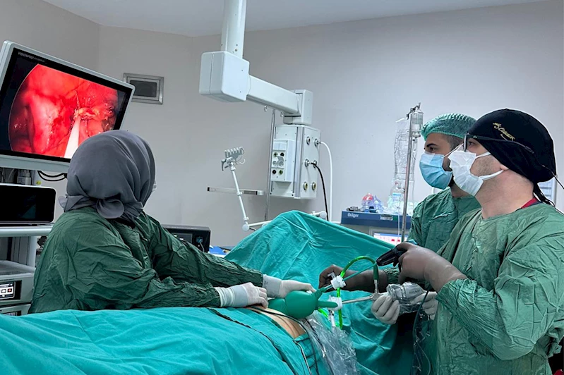 Bingöl Devlet Hastanesi’nde bir ilk: Tek delikten kapalı apandisit ameliyatı