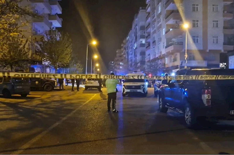 Diyarbakır’da aileler arasında silahlı kavga: Biri polis 10 yaralı