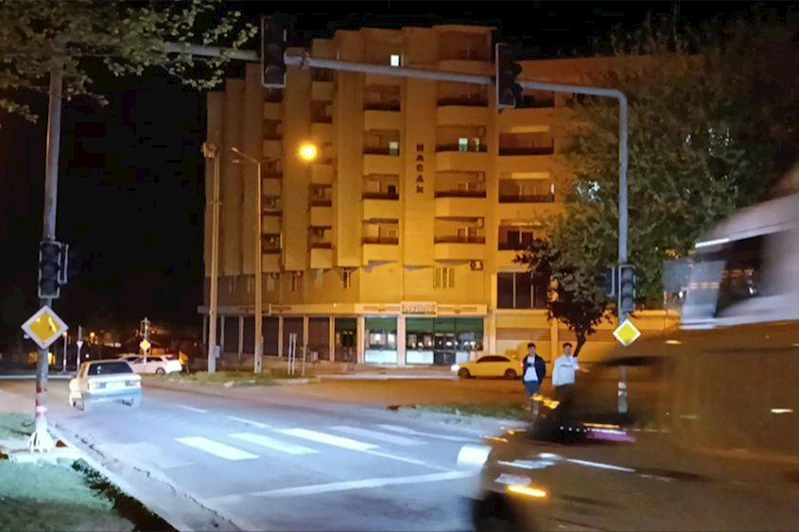 Arızalı trafik ışıkları kazaya davetiye çıkarıyor! 