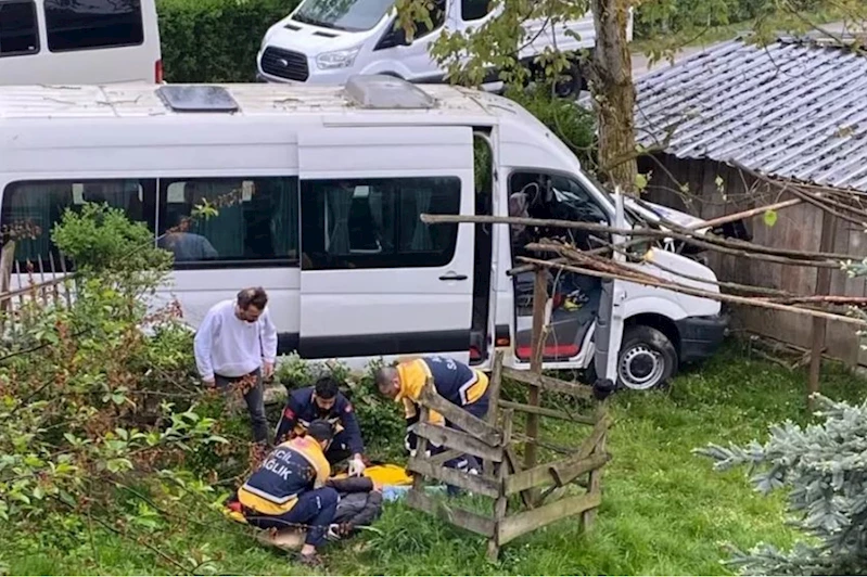 Düzce’de servis minibüsü kaza yaptı: 8 işçi yaralandı