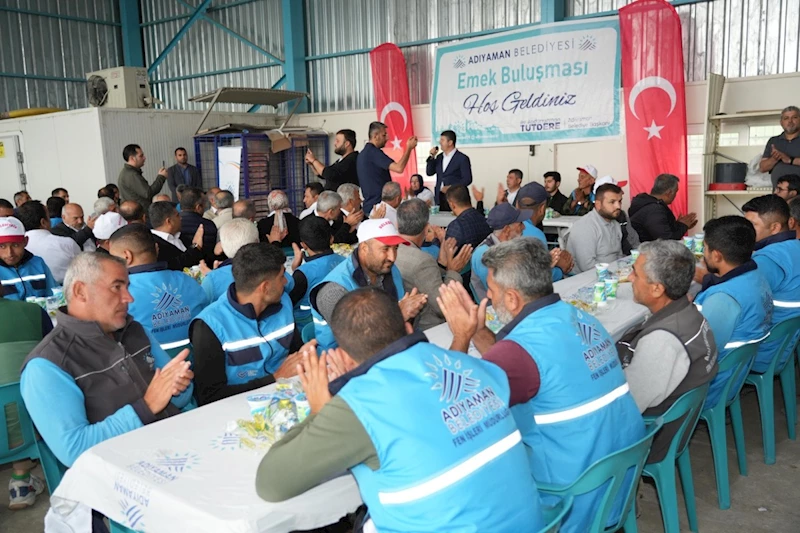 Başkan Tutdere, 1 Mayıs’ı belediye emekçileriyle kutladı: 