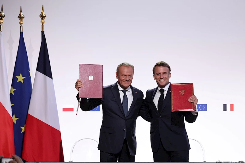 Macron ve Tusk, yeni bir savunma anlaşması imzaladı.