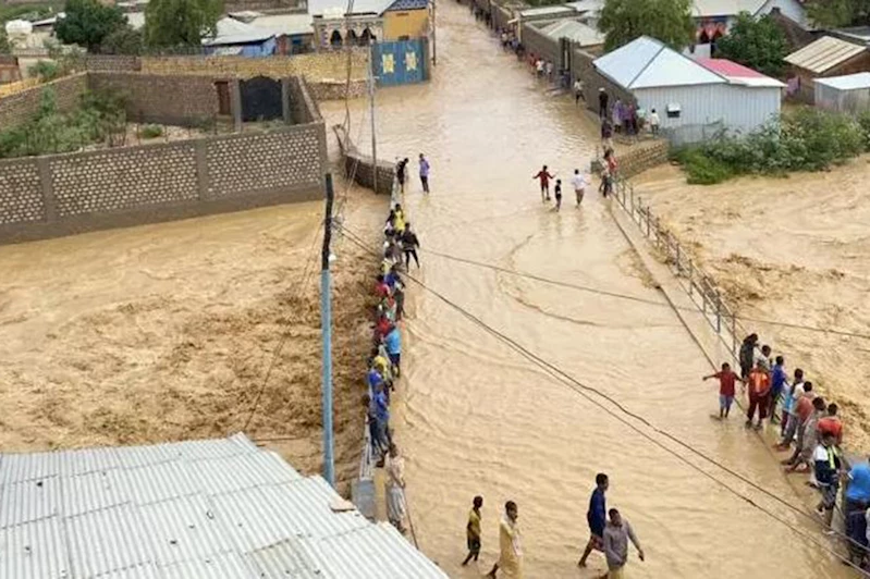 Şiddetli yağış sele neden oldu: 3 ölü