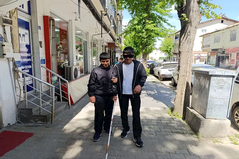 HÜDA PAR Genç İlçe Gençlik Kolları’ndan engellilere yönelik duyarlılık çağrısı