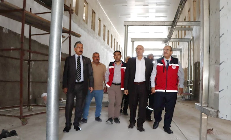 Akkan, Yapımı devam eden Hayvan Pazarı ve Mezbahane Tesisini inceledi 