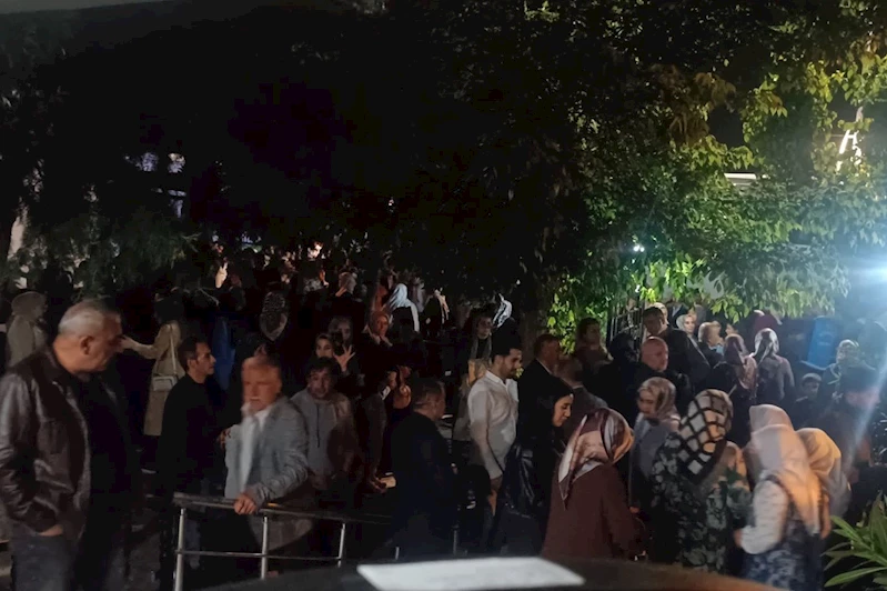 Siirt’ten kutsal yolculuk başladı: 92 hacı adayı dualarla uğurlandı