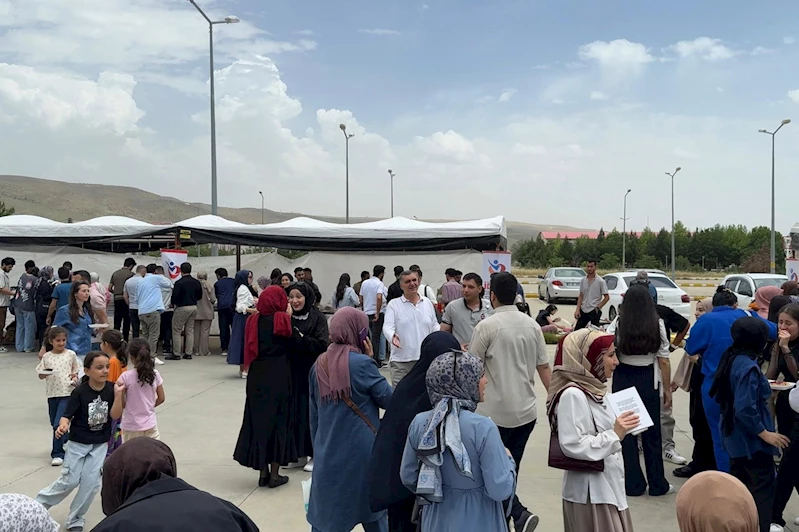 Batman Üniversitesi öğrencilerinden Gazze için yardım kermesi