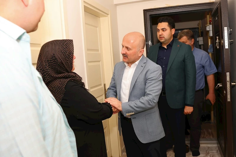 Vali Osman Varol, Şehit Özer Salik’in ailesini ziyaret etti 