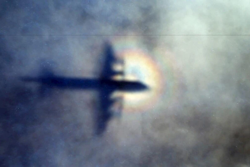 Bolivya uçağı havada kayboldu