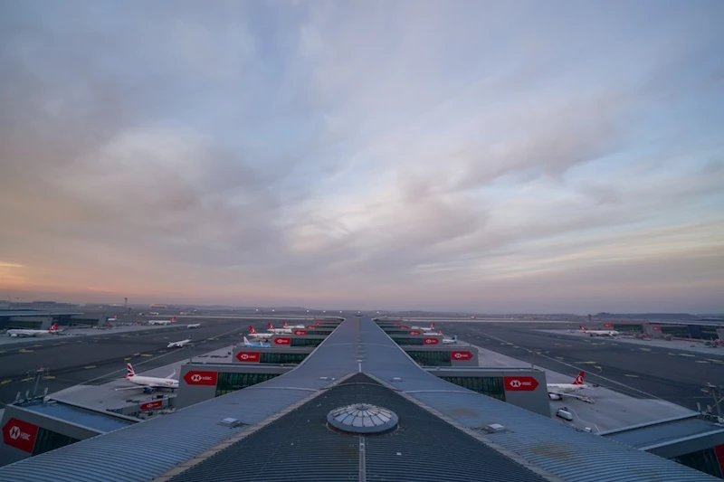 Tüm zamanların transit uçuş rekoru kırıldı 