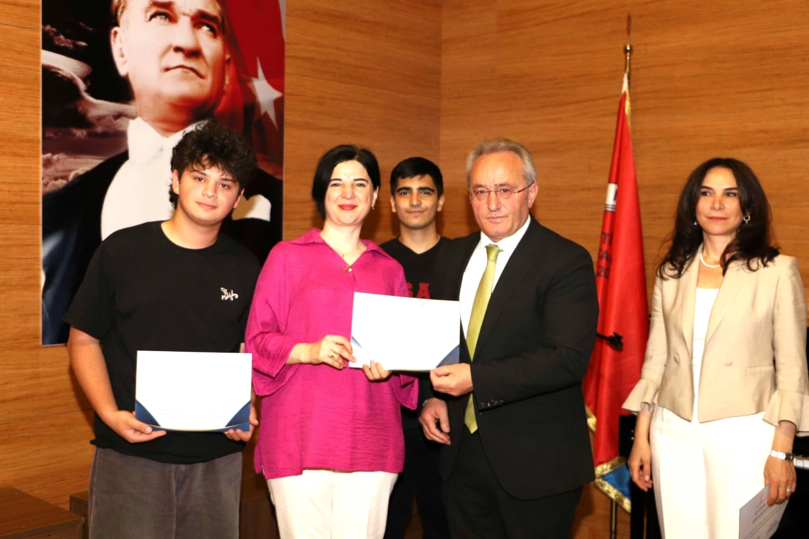 Bursa, Yeşilay münazara turnuvasında zirvede!