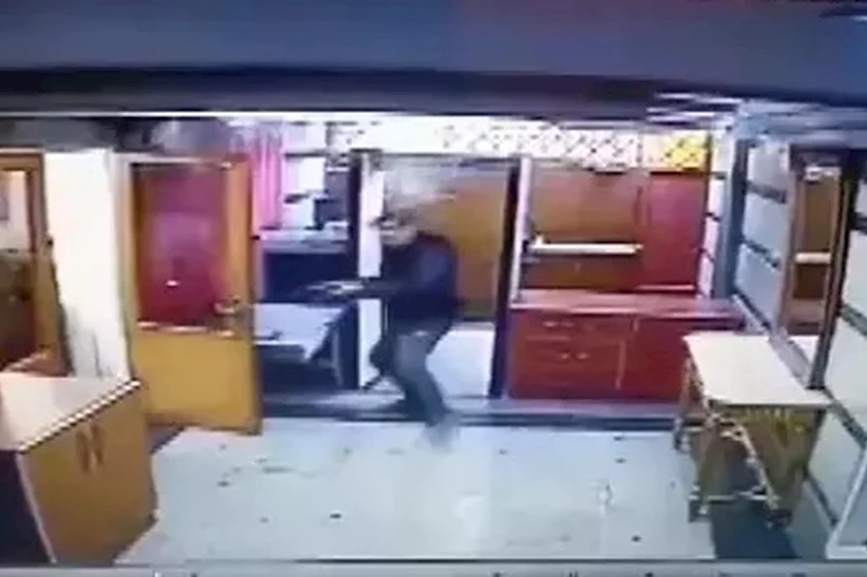 İran, elçilik saldırısı failini idam etti