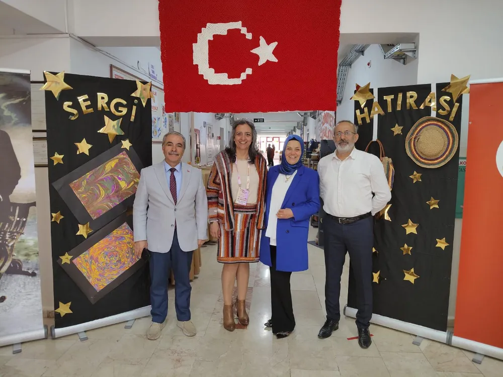 Mamak’ta okul aile ve mahalle el ele: Bayrağımız ilmek ilmek örüldü